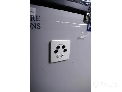 Optiker utrustning, undersökningsbord. Spaltlampa Haag-Streit 900.